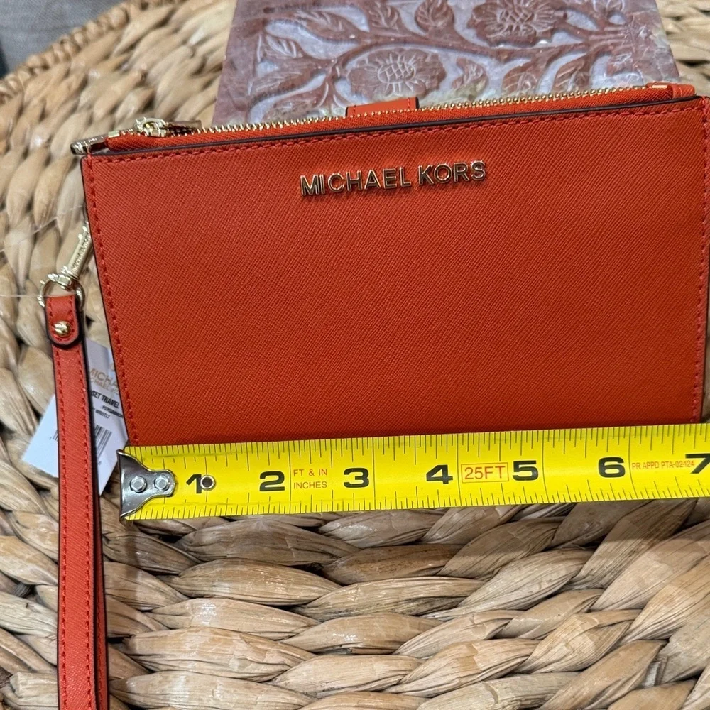 NWT Michael Kors Orange Jet Set Large Travel Wallet Wristlet